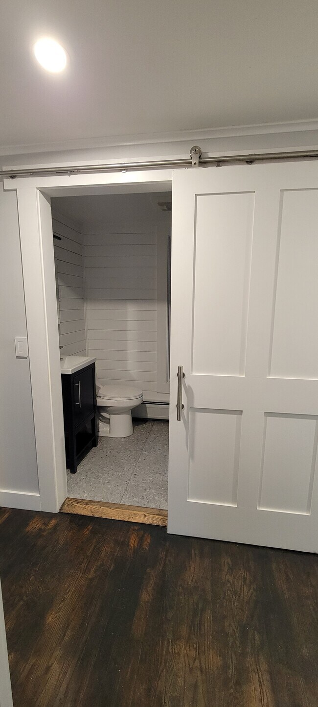 Building Photo - 187 Church St