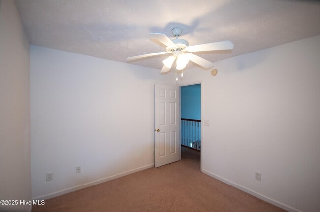 Building Photo - 115 Birdie Ct