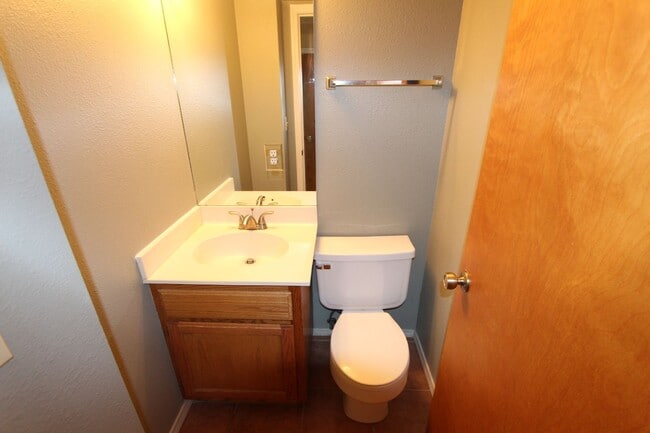 Building Photo - Price Improvement! Charming 2-Bedroom Town...
