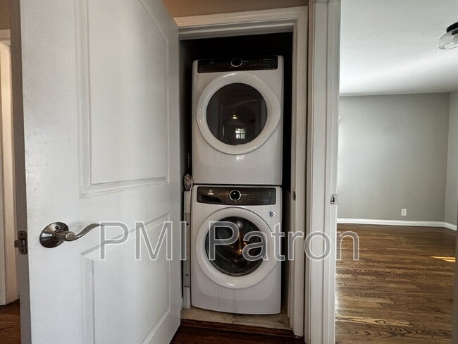 Building Photo - 2830 Harvey Way