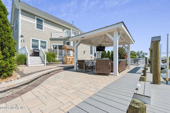 Building Photo - 45 E Pampano Dr