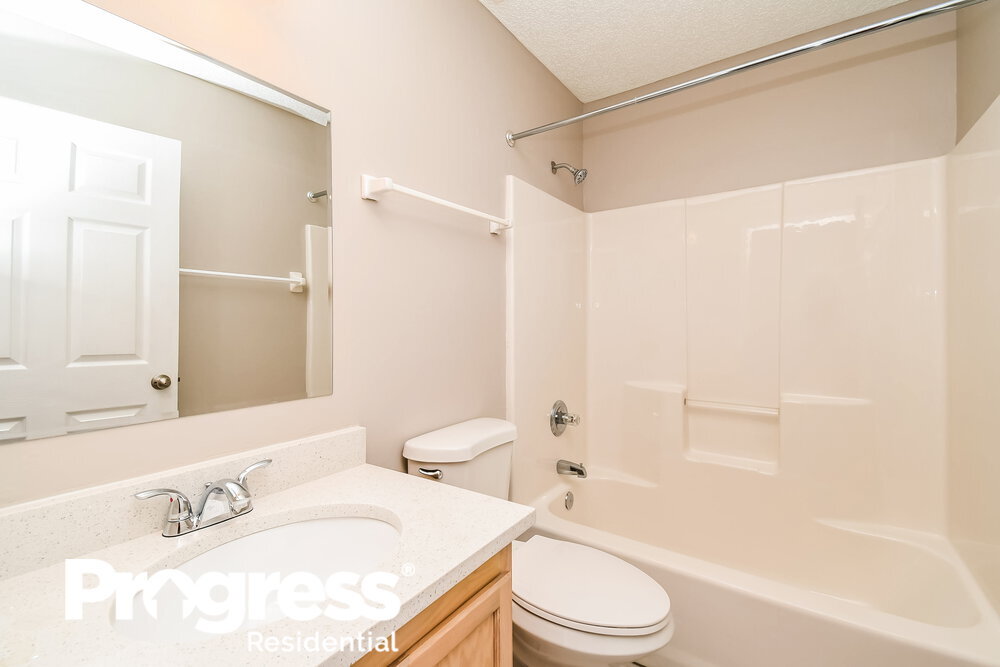 Building Photo - 3152 Olde Sutton Parke Dr
