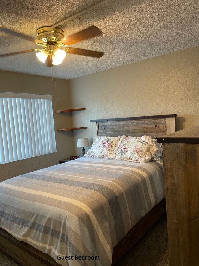 Building Photo - Furnished, ground floor unit! Move in ready.