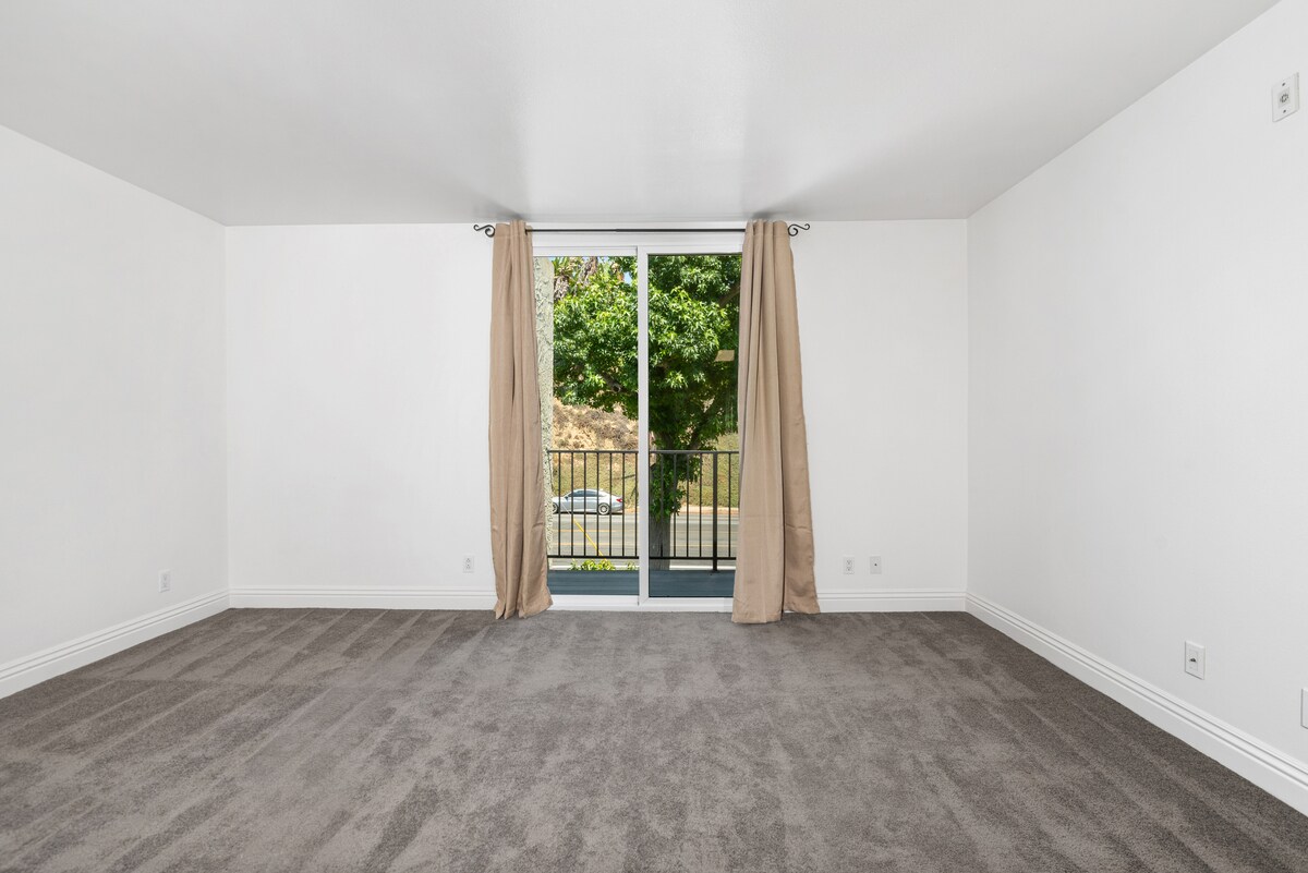 Building Photo - 2850 Reynard Way 21