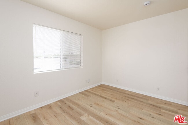 Building Photo - 2134 Cloverdale Ave