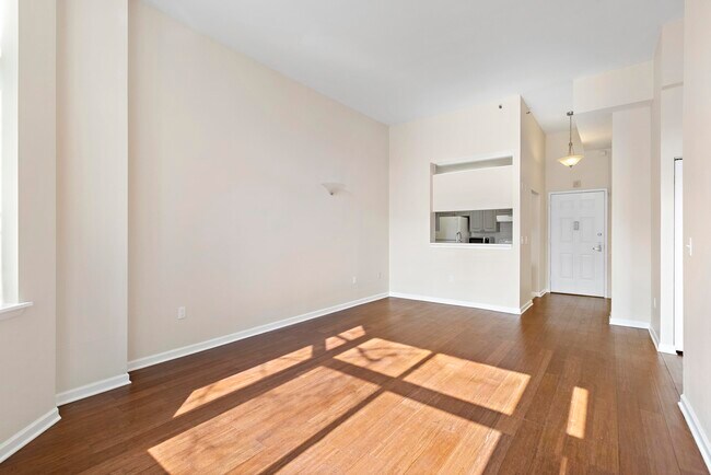 Building Photo - 20 2nd St