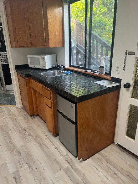 Building Photo - 2091 Sierra Way