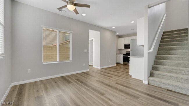 Building Photo - 404 Grand Toccata St