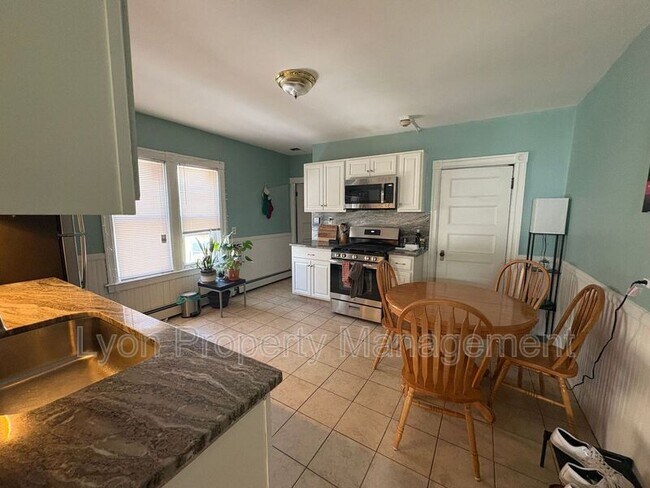 Building Photo - 250 Sayles Ave