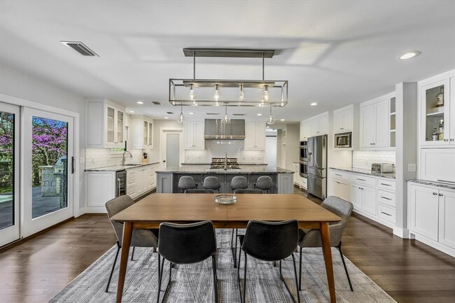 Building Photo - 3102 Foxfire Dr