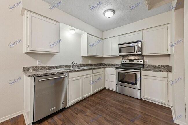 Building Photo - 7728 Jamie Renee Ln