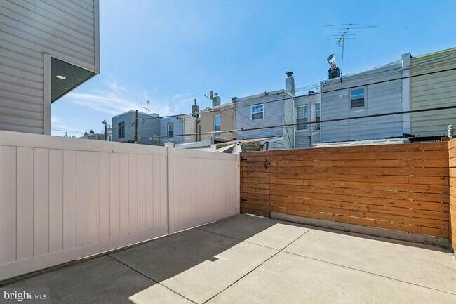 Building Photo - 3156 Almond St