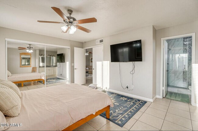 Building Photo - 9819 N 67th Dr