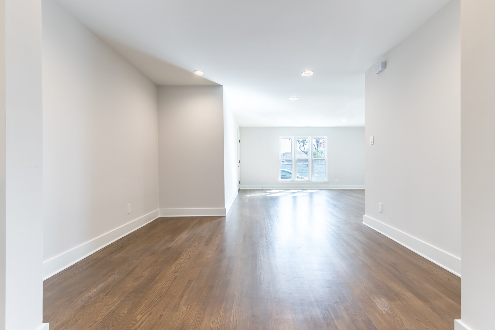 Building Photo - 10715 Park Village Pl