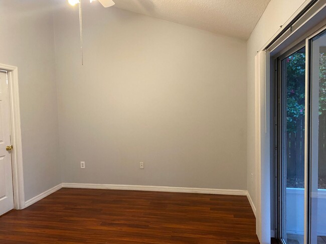 Building Photo - 3 Bedroom 2 Bath home in St. Cloud for RENT!