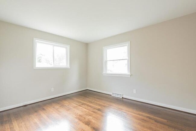 Building Photo - Spacious 4 Bedroom Home in West End Manor – $2,400/mo