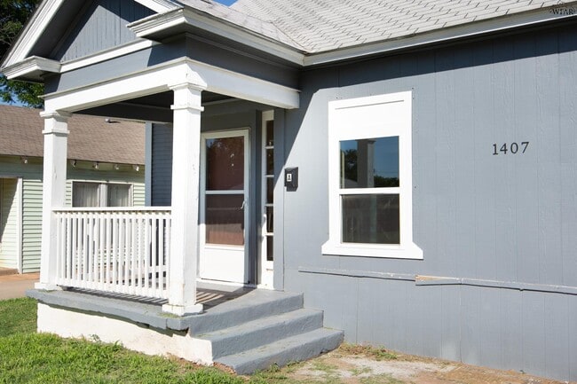 Building Photo - 1407 Fillmore St