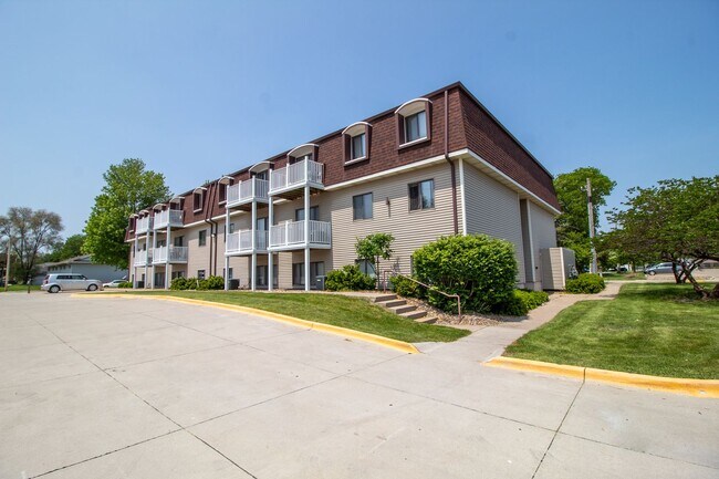 Interior Photo - 4518 Hutchison St