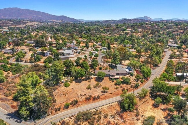 Building Photo - GORGEOUS 3/2.5 Bath Remodeled Home with Stunning Views in Alpine