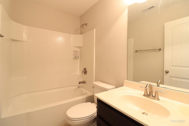 Building Photo - 7150 Post Pk Wy