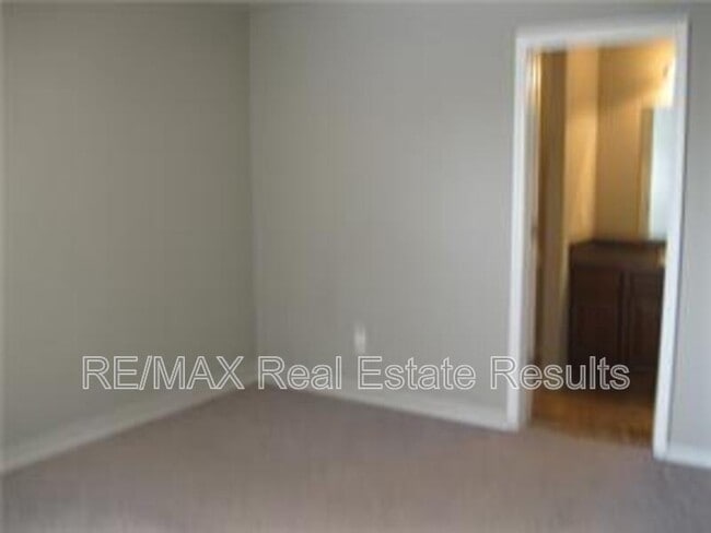Building Photo - 3553 Reynolds Ave