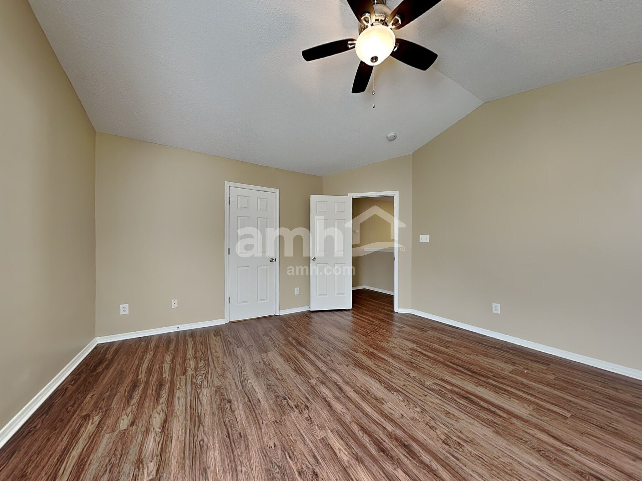 Building Photo - 3049 Buttonwood Ln