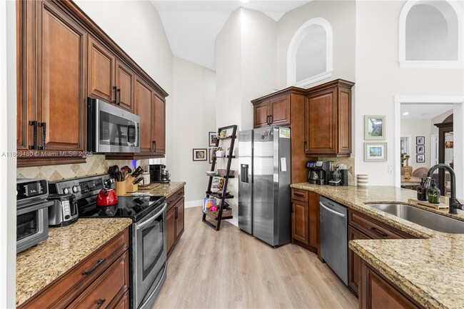 Building Photo - 10900 NW 18th Ct