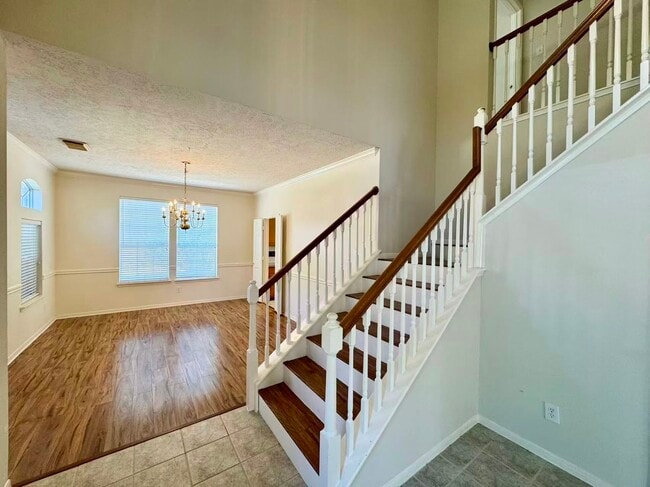 Building Photo - 2439 Shelby Park Dr