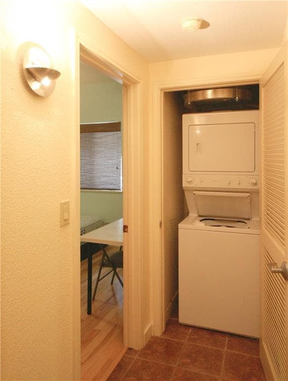 Building Photo - 711 W 26th St