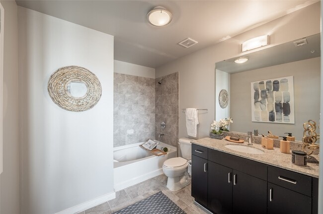 Building Photo - 5927 Almeda Rd