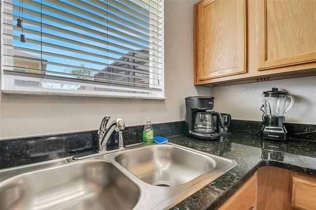 Building Photo - 2713 Bushman Dr