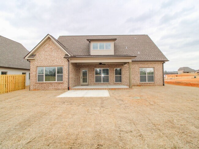 Building Photo - Beautiful two story home at Whispering Pines!