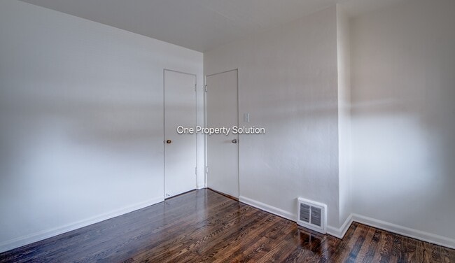 Building Photo - 336 W Wilson St