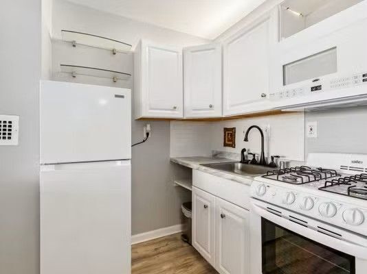 Building Photo - 5500 Friendship Blvd