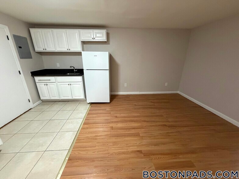 Building Photo - 134 Willard St