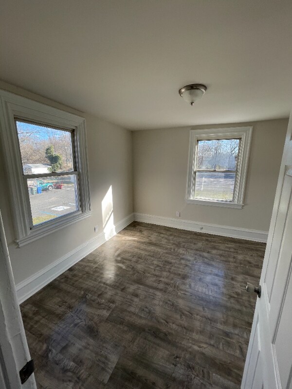 Building Photo - 116-118 S Main St