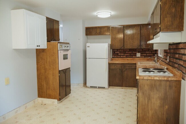 Building Photo - Charming 5 Bed, 2 Bath Home in Blackfoot, Idaho!