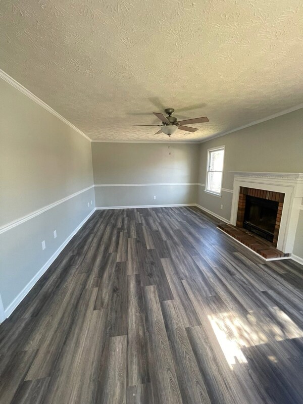 Building Photo - 45 Dawn Ln