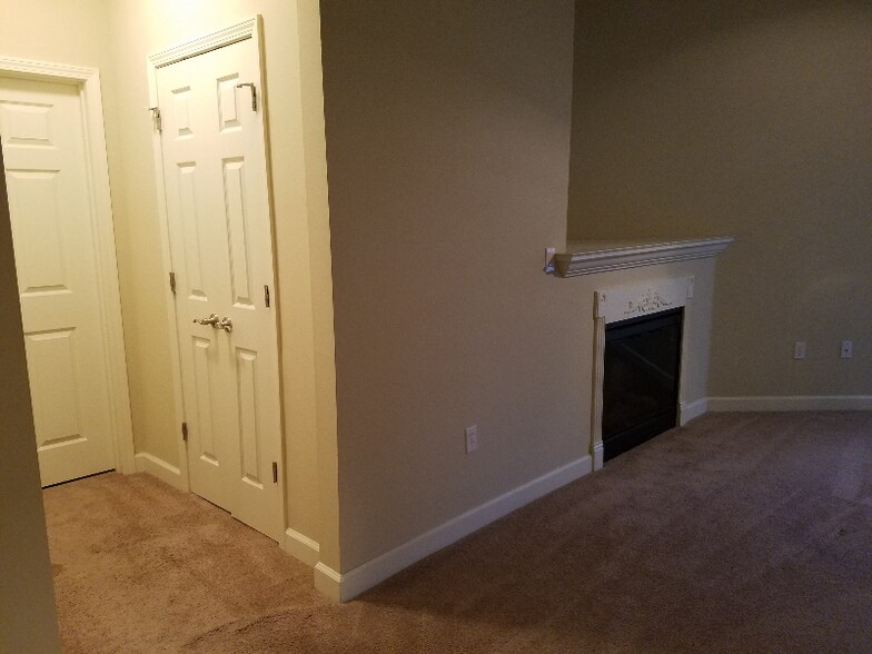 Building Photo - 2756 Mcknight Crossing Ct