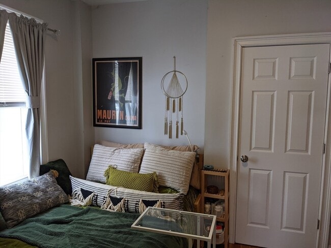 Building Photo - 113 3rd St