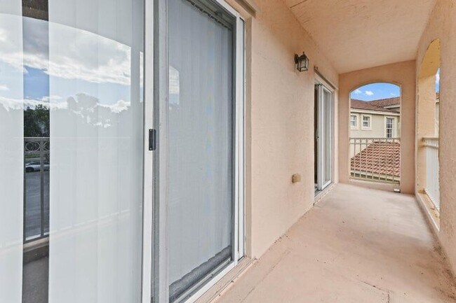 Building Photo - 9942 Shepard Pl