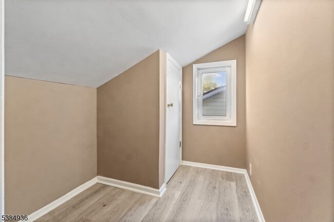 Building Photo - 29 Ligham St