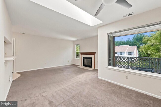 Building Photo - 502 Diamond Dr