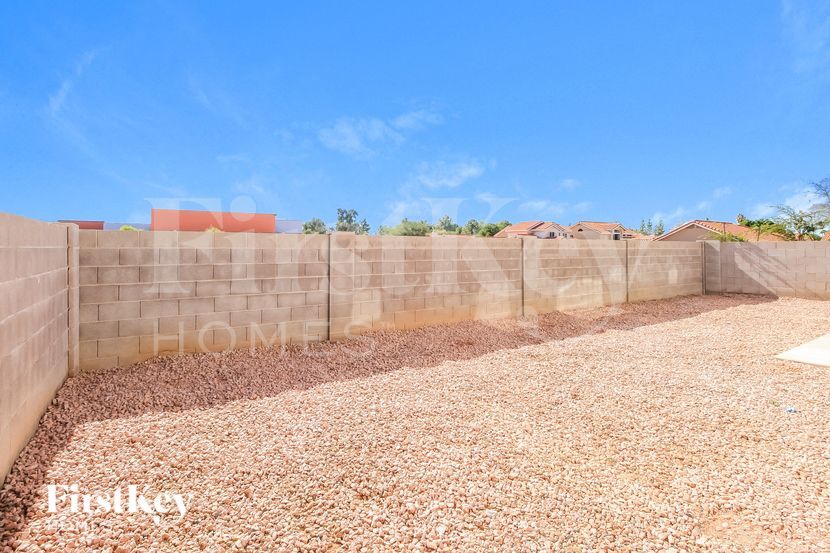 Building Photo - 7111 N 27th Ln