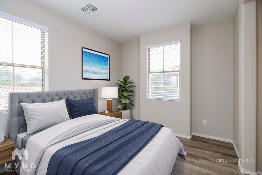 Building Photo - 3851 E Flower St