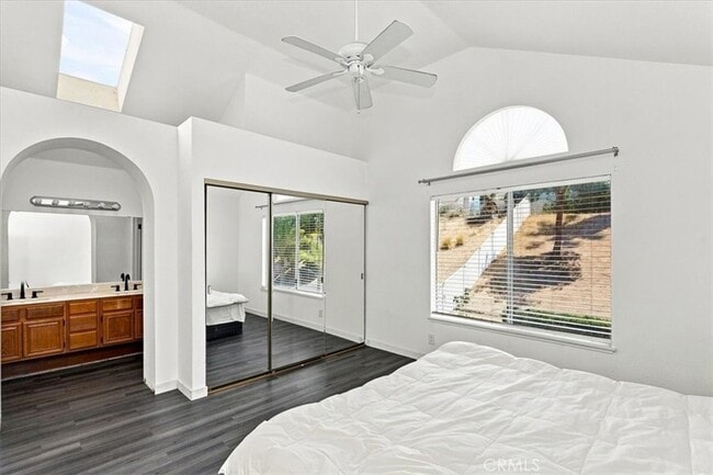 Building Photo - 421 Yellowstone Cir