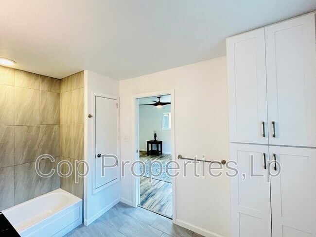 Building Photo - 129 Beechwood Ave