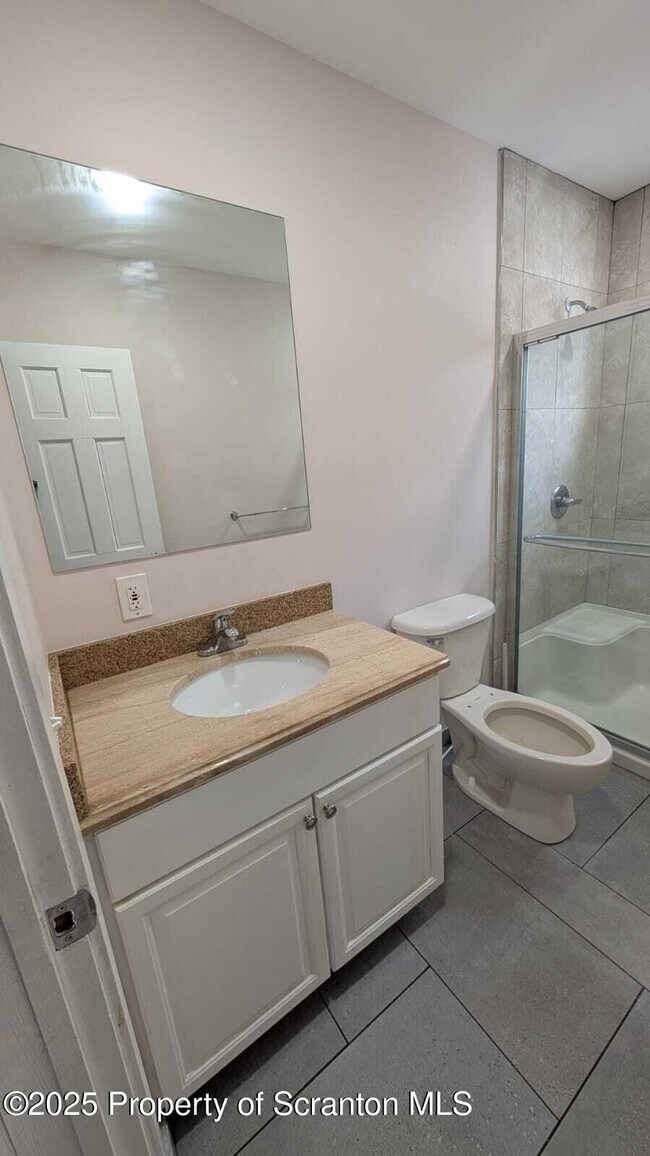 Building Photo - 124 Willow St