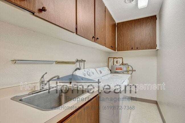 Building Photo - 2940 Lawrence St