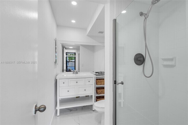 Building Photo - 12 Royal Palm Way